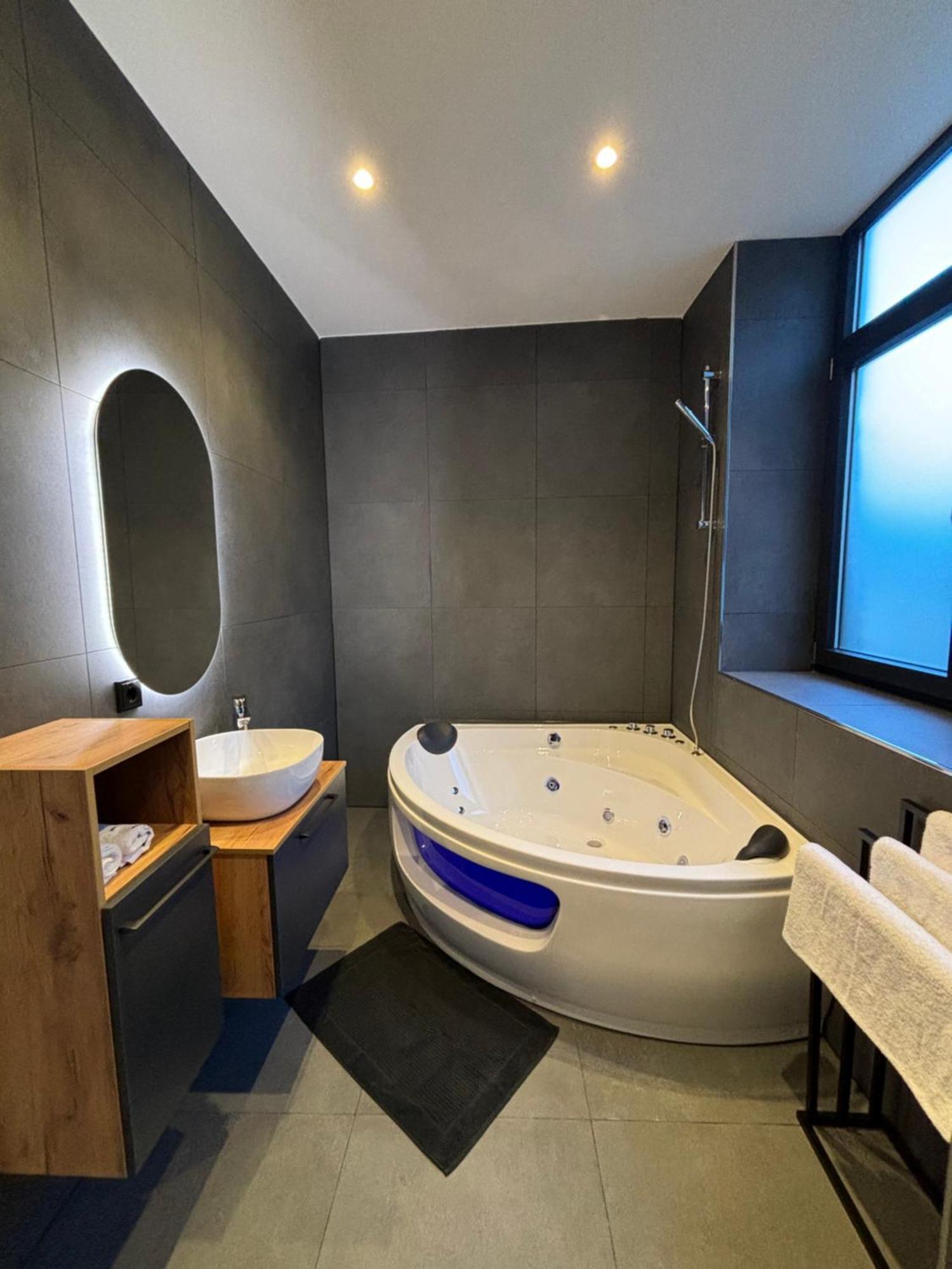 Luxus Apartment Mit Whirlpool In Кіль Екстер'єр фото