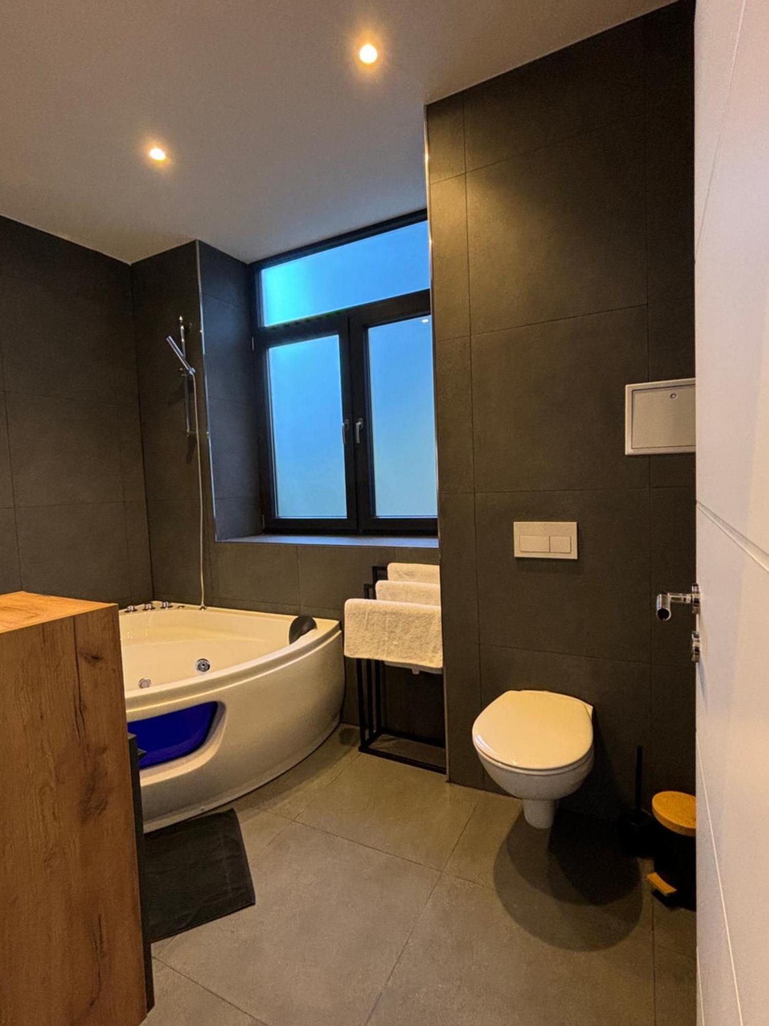 Luxus Apartment Mit Whirlpool In Кіль Екстер'єр фото